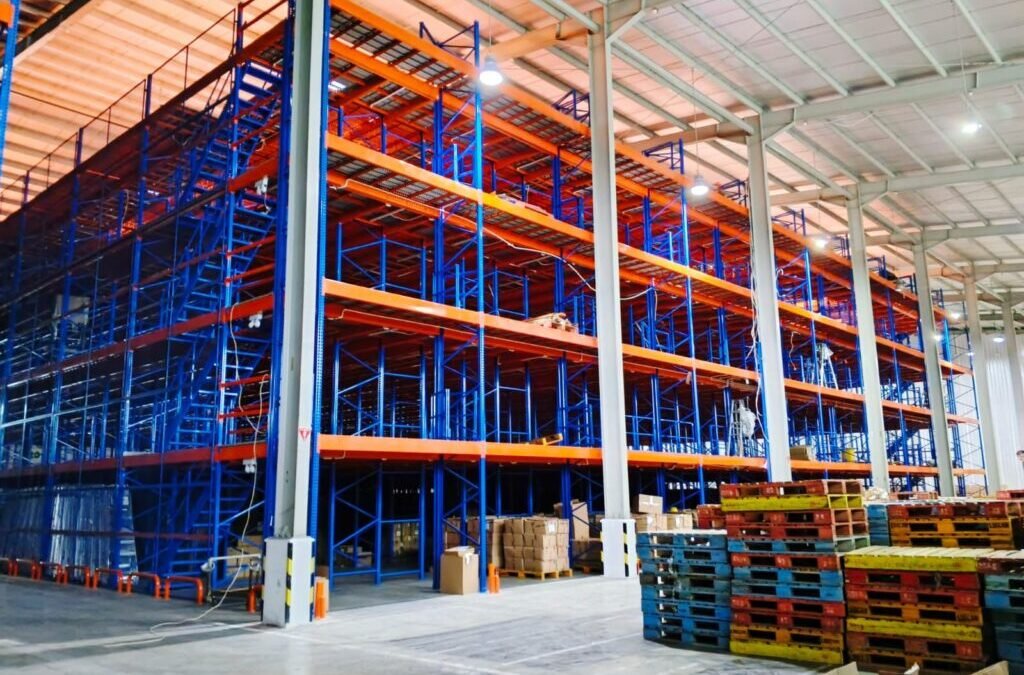 Mengapa Banyak Perusahaan Memilih Mezzanine dan Multitier untuk Gudang Modern?