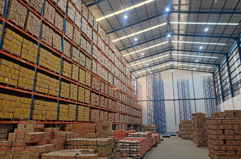 Rak Custom: Solusi Penyimpanan yang Disesuaikan dengan Kebutuhan Pabrik